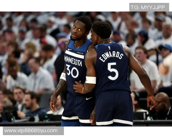 唐斯与爱德华兹首节对决精彩纷呈双方合力贡献27分引发球迷热议