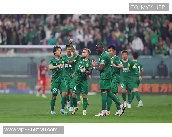 北京国安出征天津备战热身赛即将打响期待精彩对决 北京国安出征天津备战热身赛即将打响期待精彩对决