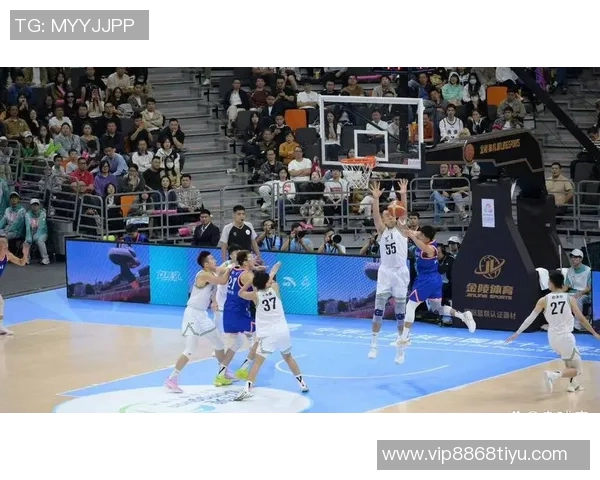 四川全运男篮在轮换深度不足的情况下成功摘铜球迷满意度提升